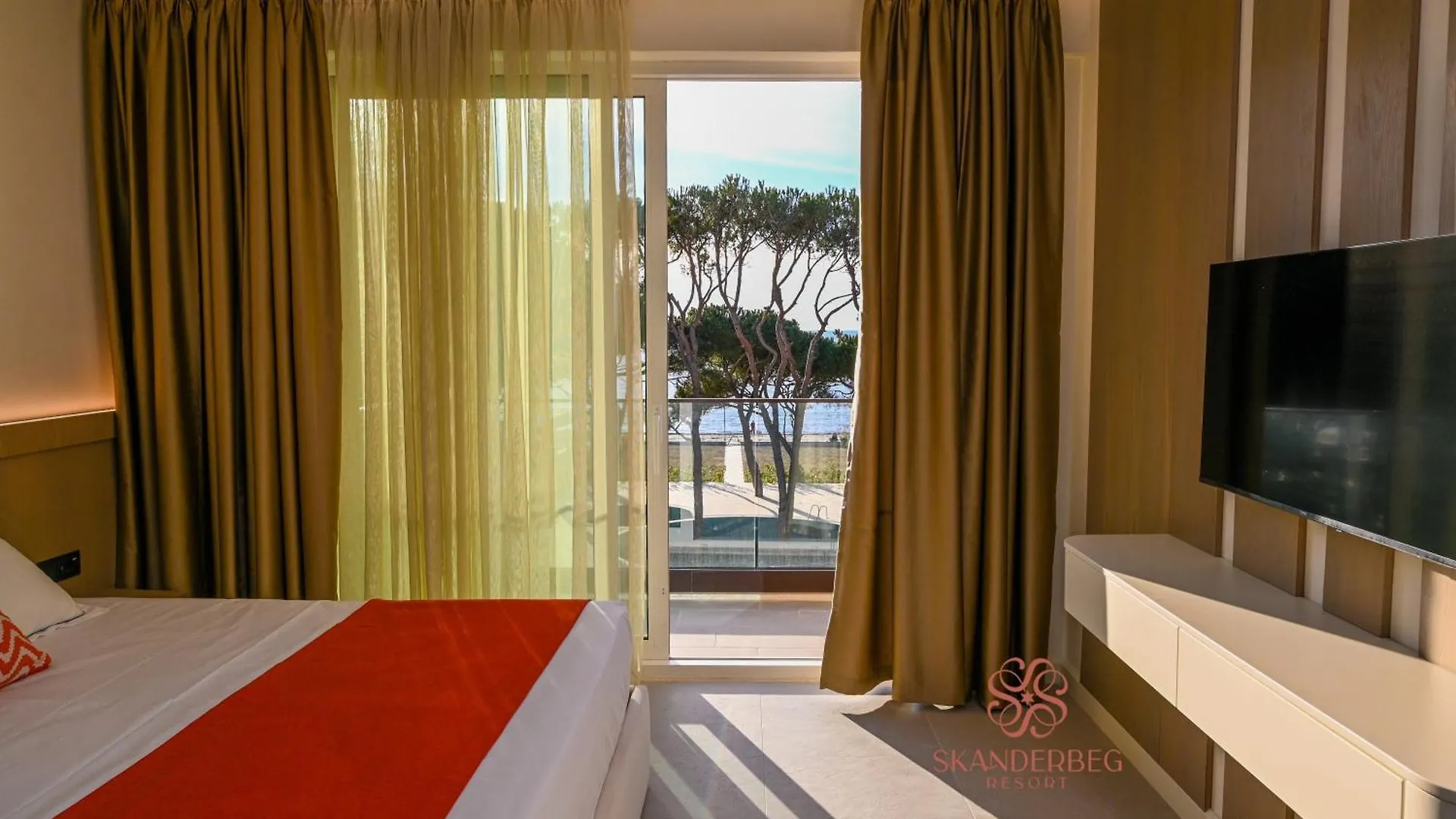 Hotel Skanderbeg Golem