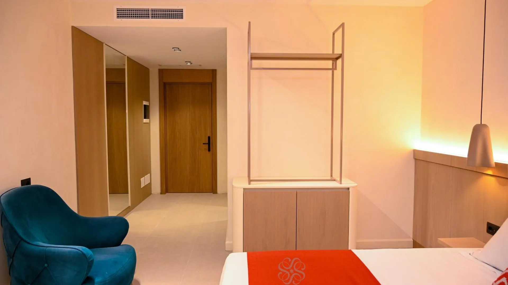 Hotel Skanderbeg Golem