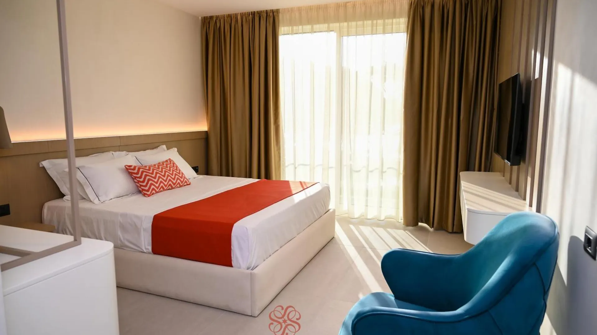 Hotel Skanderbeg Golem