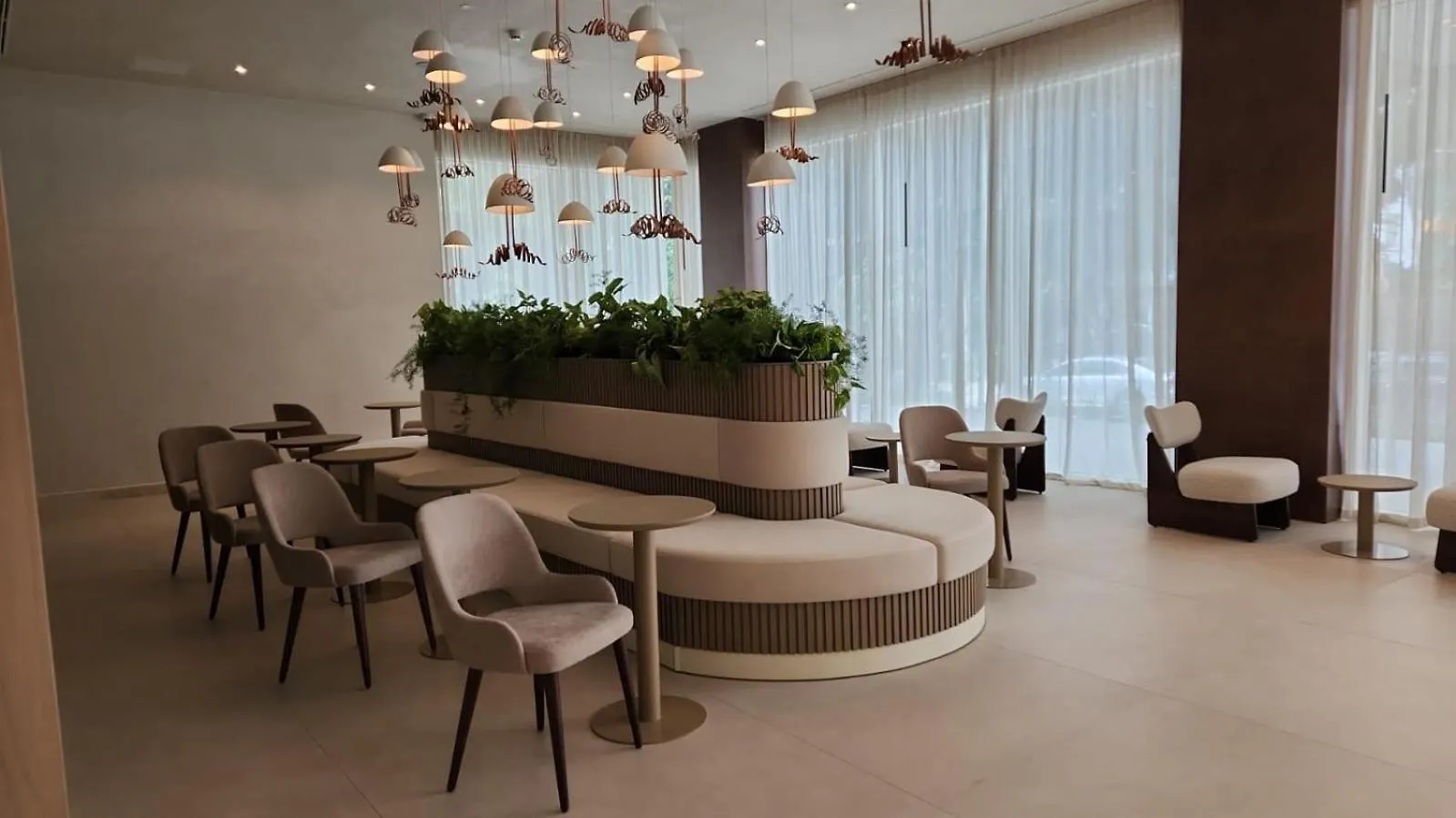 Hotel Skanderbeg Голем