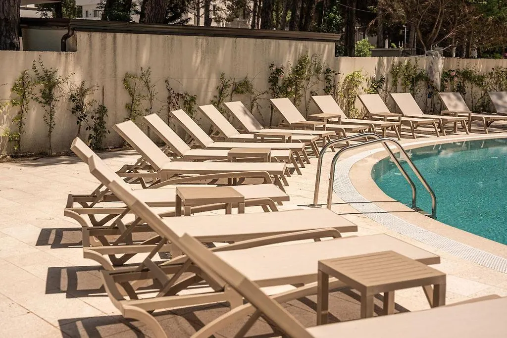 Hotel Skanderbeg Golem  Albania