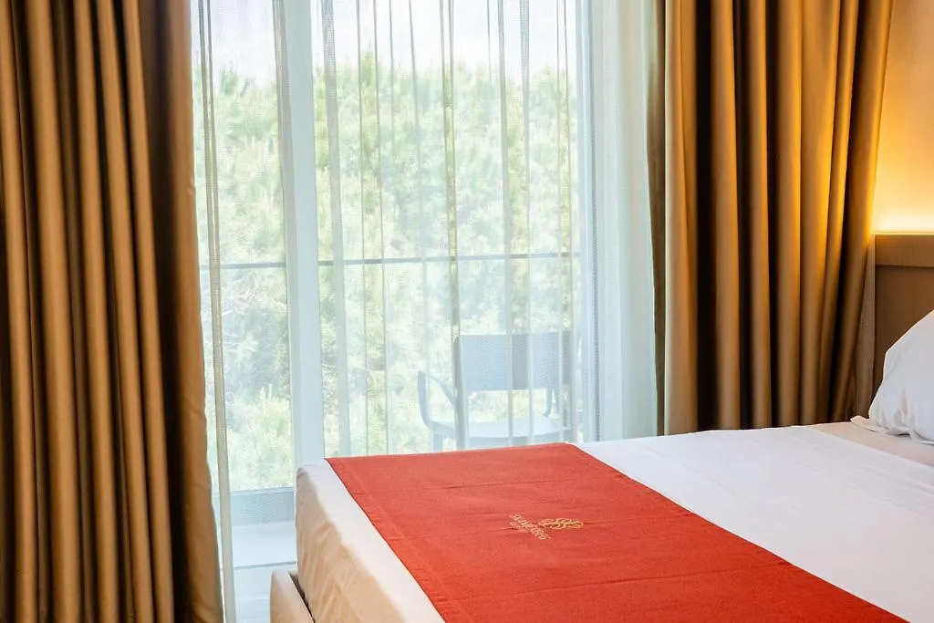 Hotel Skanderbeg 골렘 5*,
